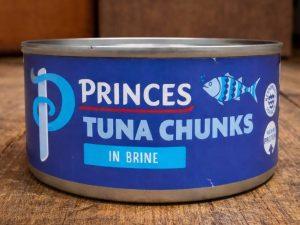 Tuna chunks in brine